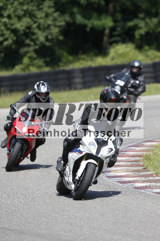 /27 12.06.2025 Ducati Schweiz Trackday Warmup  ADR/blau-bleu/25